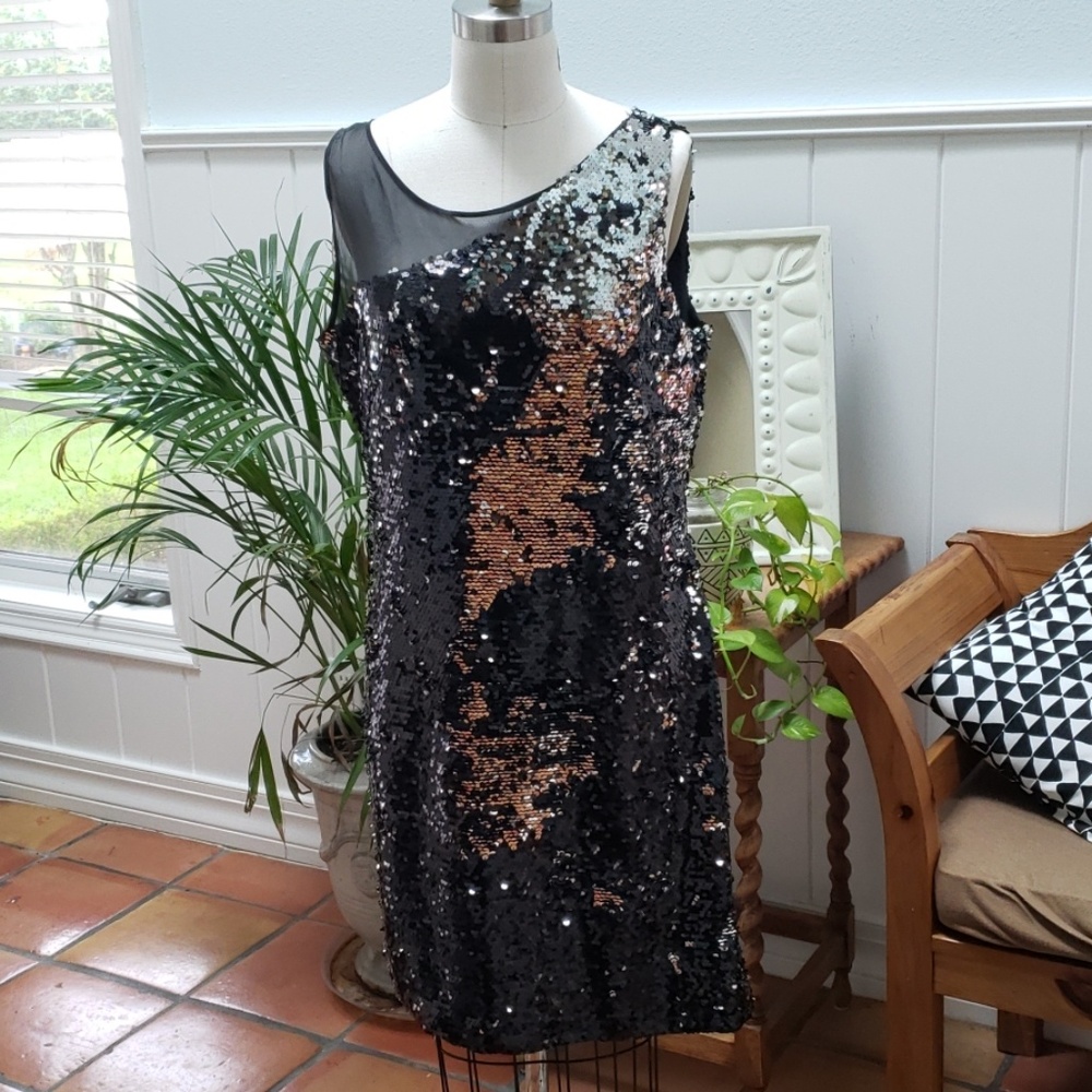 ✳2 for 10✳Calvin Klein sequin dress
